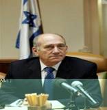 Israẽl: Olmert requinqué dans les sondages par des informations sur un raid en Syrie
